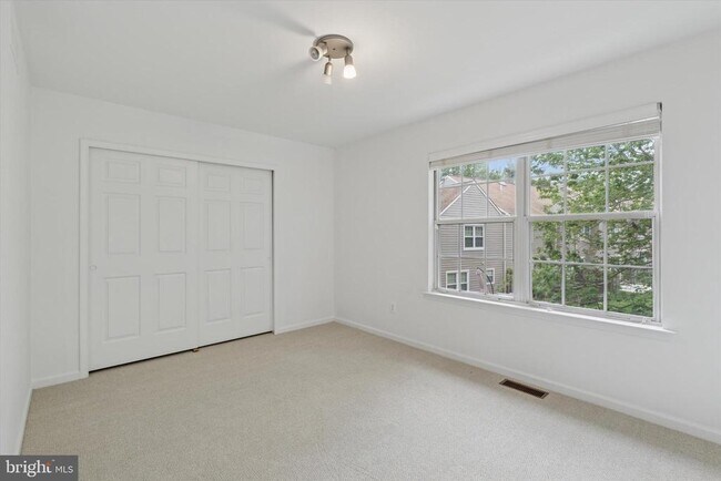 Building Photo - 235 Copper Beech Dr