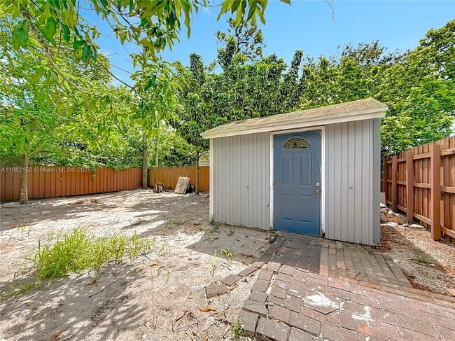 Building Photo - 1378 SW 26th Ave