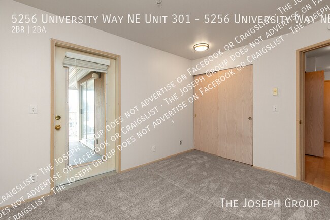 Building Photo - 5256 University Wy NE