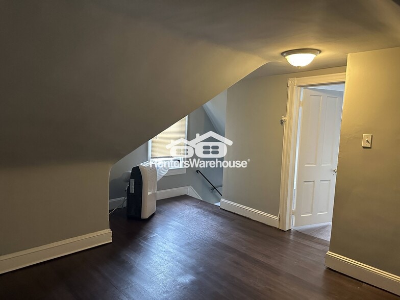 Building Photo - 4308 Hamilton Ave