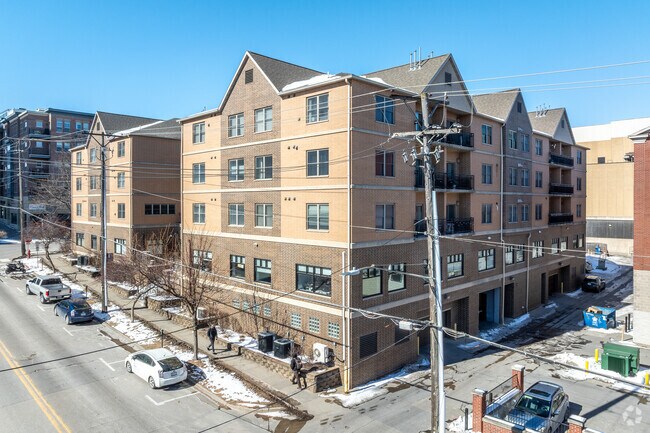 Building Photo - Grandview Terrace