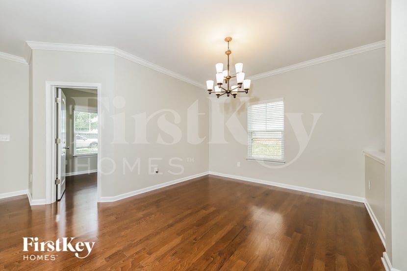 Building Photo - 1205 Quail Heights Dr