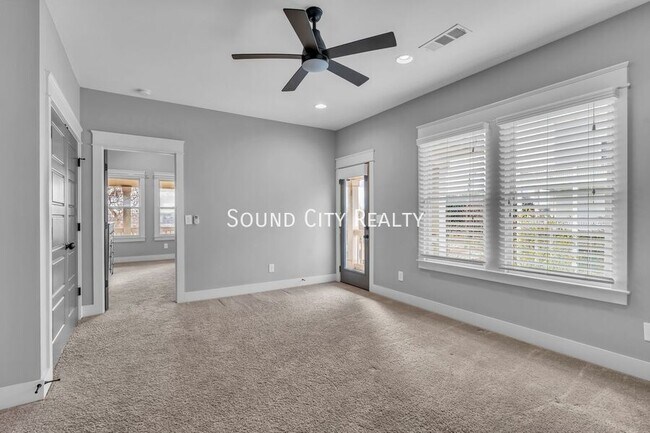 Building Photo - 1801 Sevier St