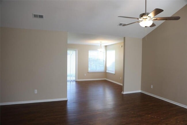 Building Photo - 12030 Hedgegate Dr