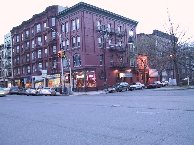 Building Photo - 1034 Washington St