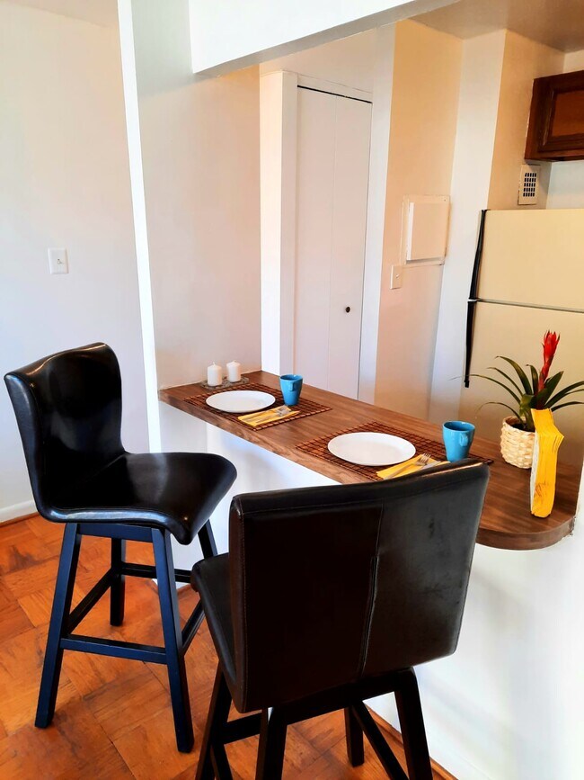 Building Photo - 1260 21st St NW