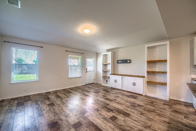 Building Photo - 5-BEDROOM HOME IN WESTPOINTE @ RIVERSTONE