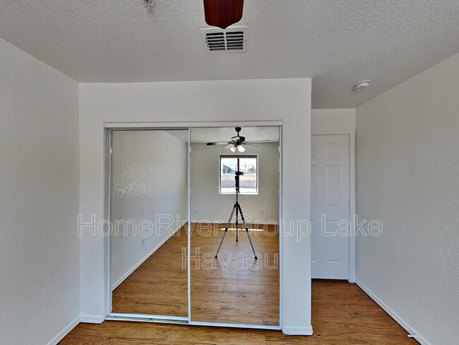 Building Photo - 3080 Caliente Dr