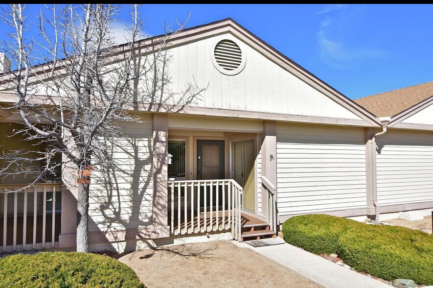 Building Photo - 3095 Shoshone Plz