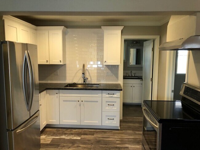 Building Photo - 415-419 SIXTH