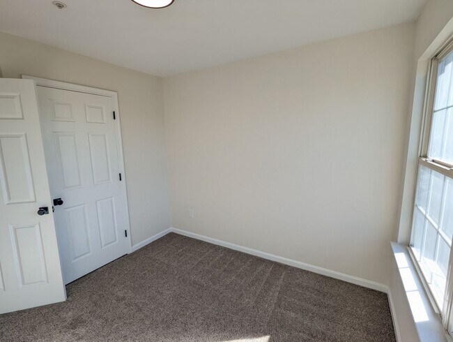 Building Photo - 7122 Collinsworth Pl