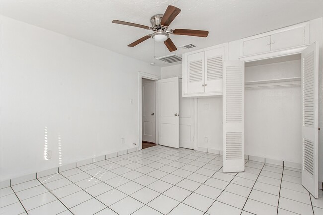 Building Photo - 6112 Llano Ave