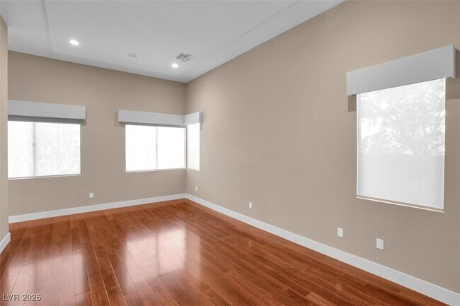 Building Photo - 32 Hunting Horn Dr