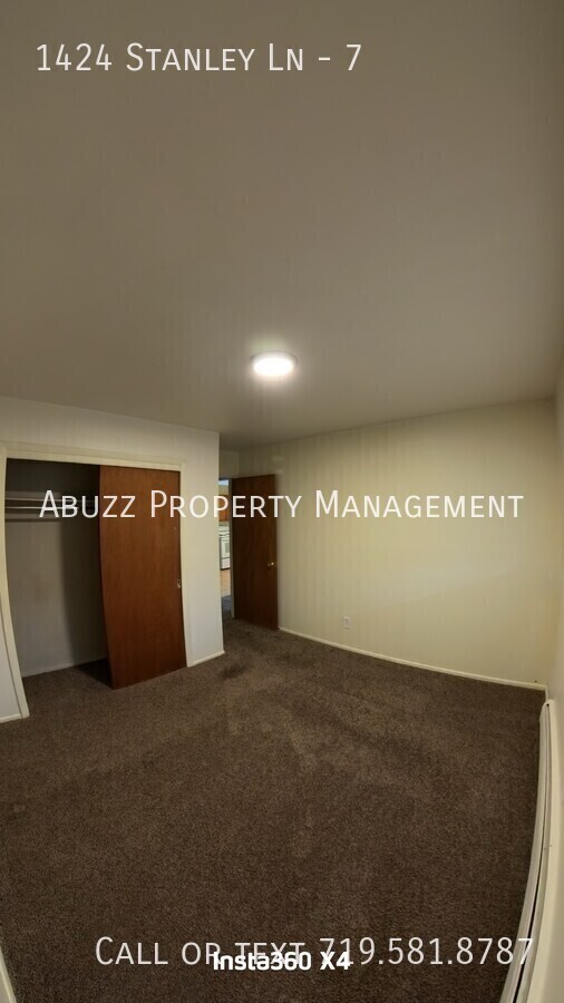 Building Photo - 1424 Stanley Ln