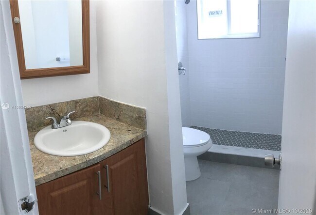 Building Photo - 7710 SW 98th St