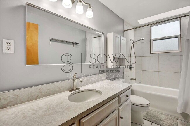 Building Photo - 386 Cerrito Ave