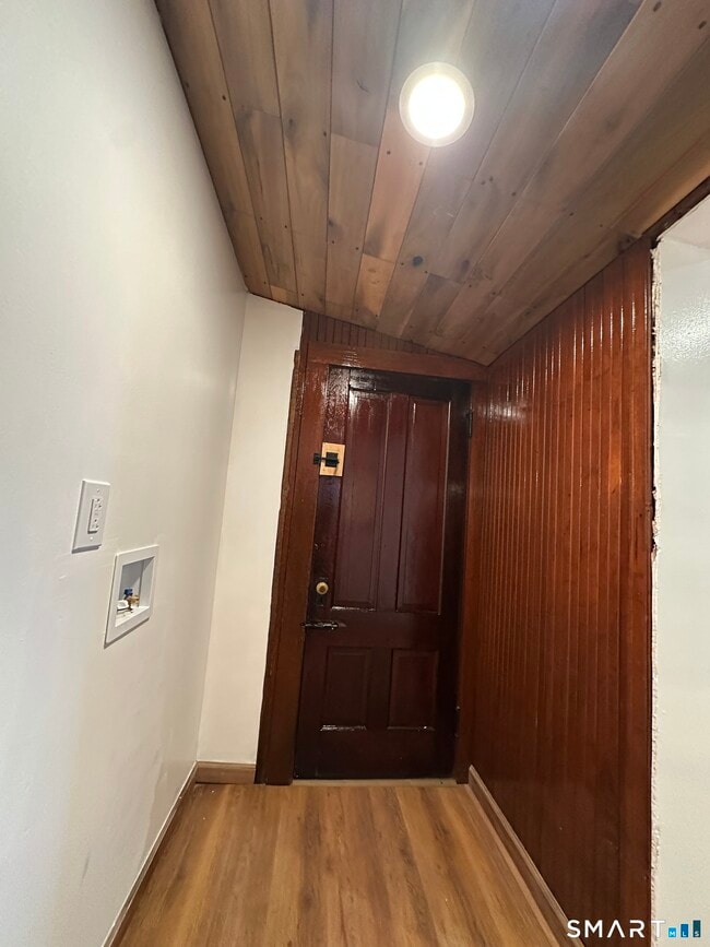 Building Photo - 48 Hunters Ave