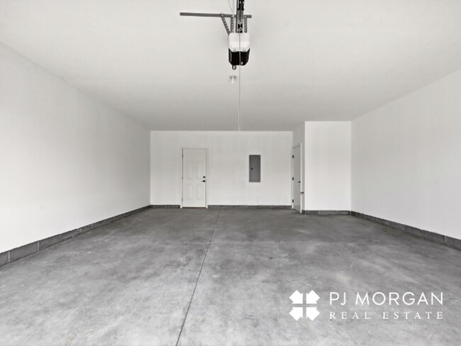 Building Photo - 5404 S 207th Ct