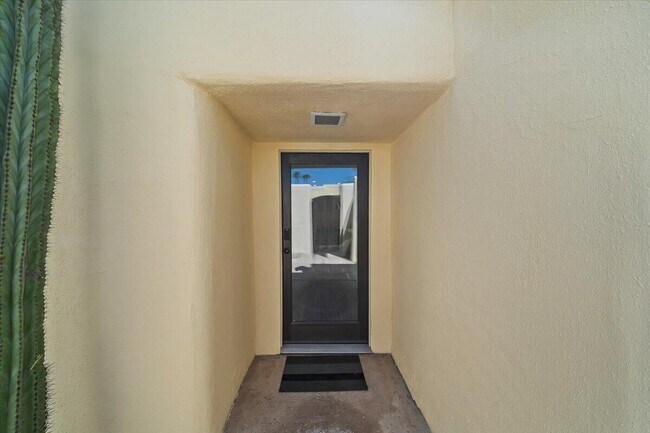 Building Photo - 436 Greenhouse Wy