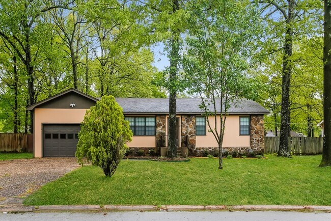 Building Photo - Charming Sherwood Home