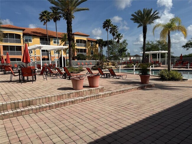 Building Photo - 5467 Vineland Rd