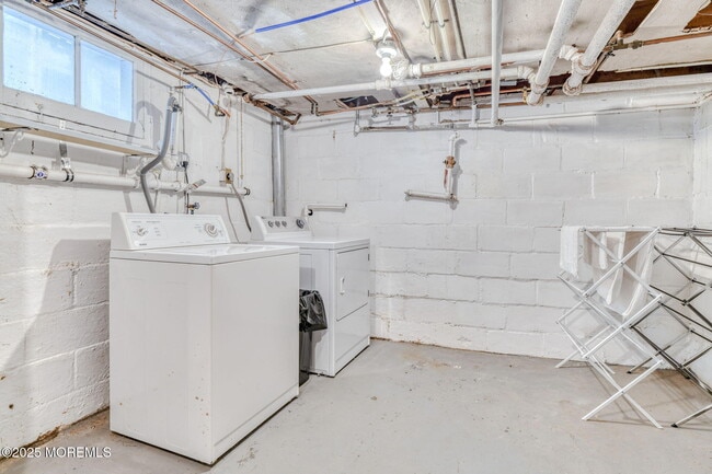 Building Photo - 85 Mt Hermon Way