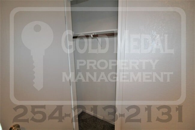 Building Photo - 1710 Aztec Trce