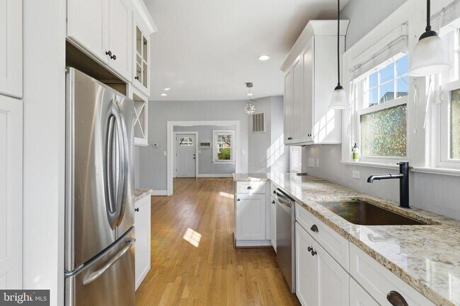 Building Photo - 5114 19th Rd N