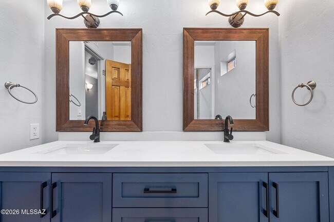 Building Photo - 3721 N Sierra Madre Dr