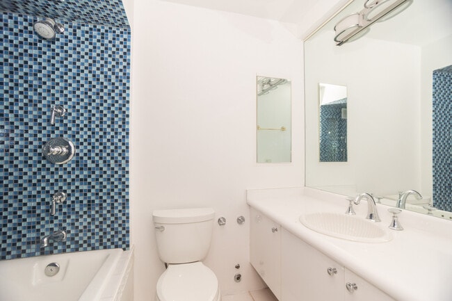 Building Photo - 1440 N Lake Shore Dr