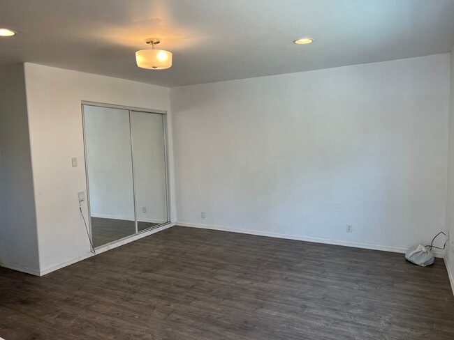 Building Photo - 1437 Highland Ave