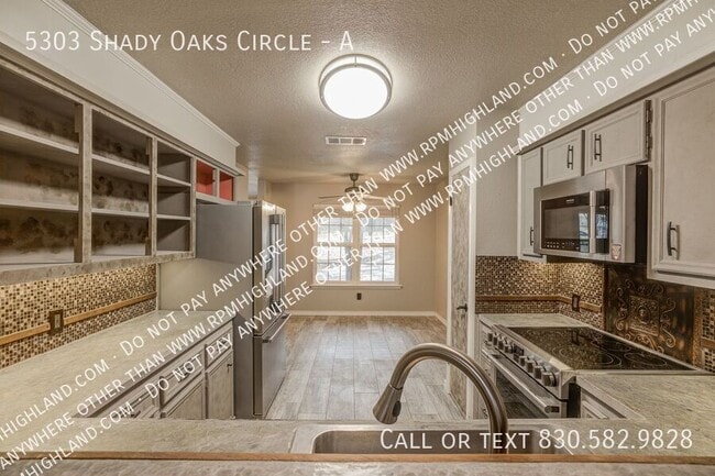 Building Photo - 5303 Shady Oak Cir