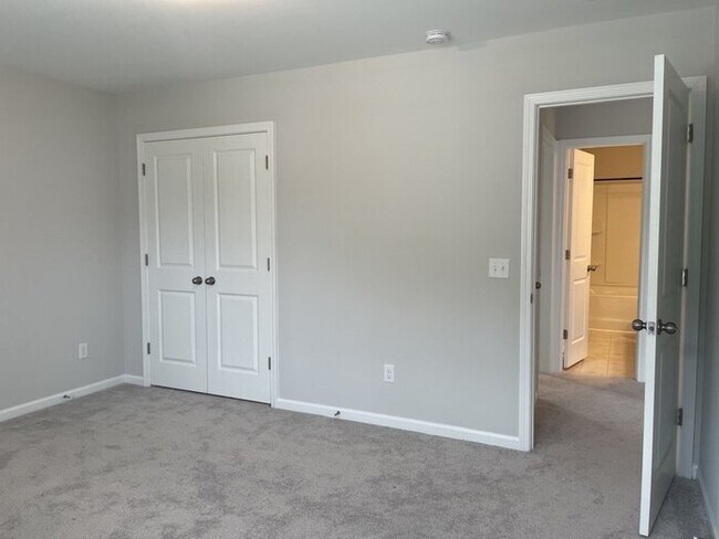 Building Photo - 2903 Siebold Dr