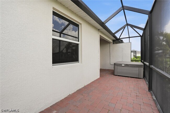 Building Photo - 2215 Dragonfruit Wy