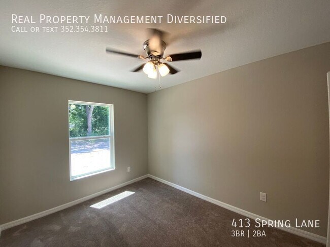 Building Photo - 413 Spring Ln