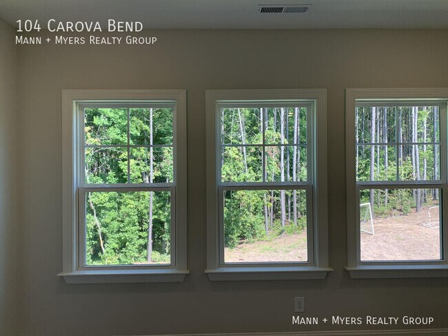Building Photo - 104 Carova Bnd