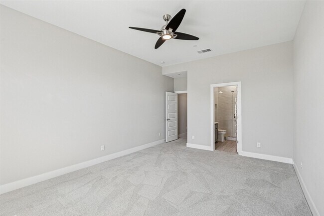 Building Photo - 916 Savannah Trl