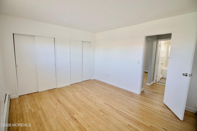 Building Photo - 165B Wyckoff Rd
