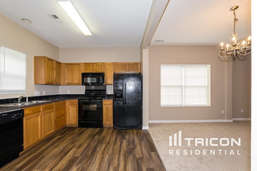 Building Photo - 6135 Sid Crane Dr