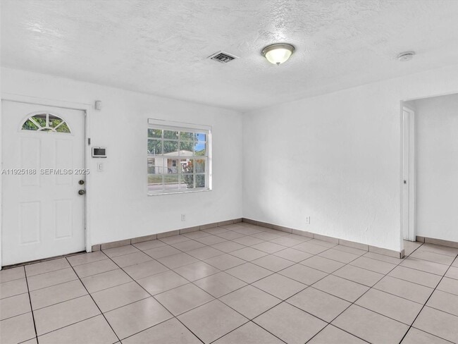 Building Photo - 1624 S 23rd Ave