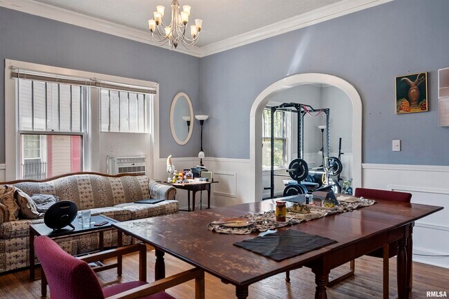 Building Photo - 1214 W Monroe St