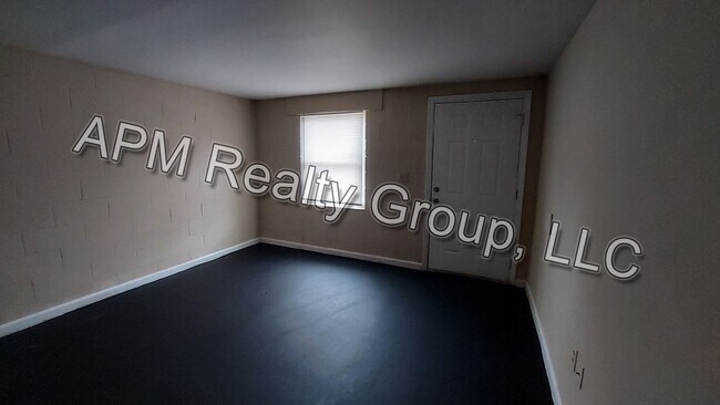 Building Photo - 2715 Howell Ct