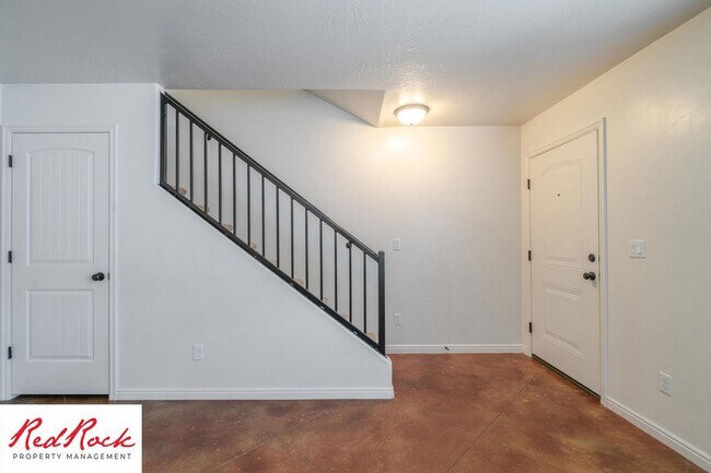 Building Photo - 2801 E 450 N