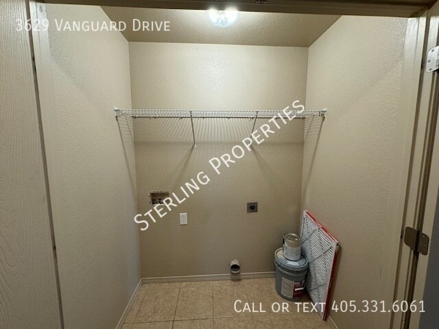 Building Photo - 3629 Vanguard Dr