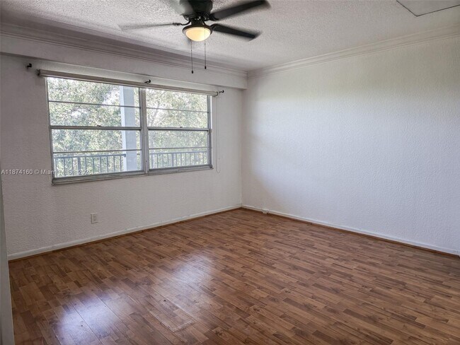 Building Photo - 12500 SW 5th Ct