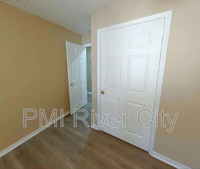 Building Photo - 467 Lombard St