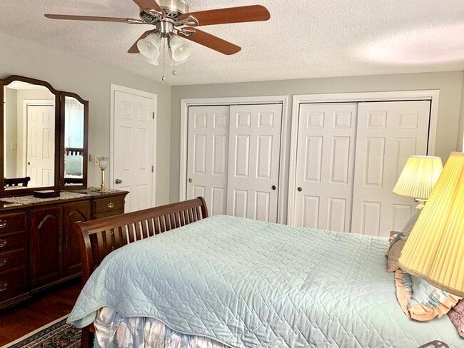 Building Photo - 2104 Pheasant Creek Ln