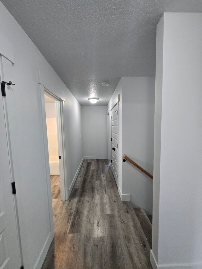 Building Photo - 3 Bedroom 2.5 Bathroom in Winlock