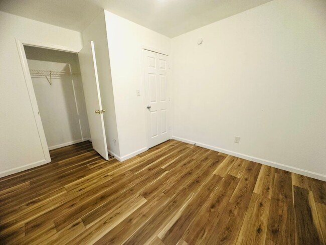 Building Photo - 746 Edgemont Ave