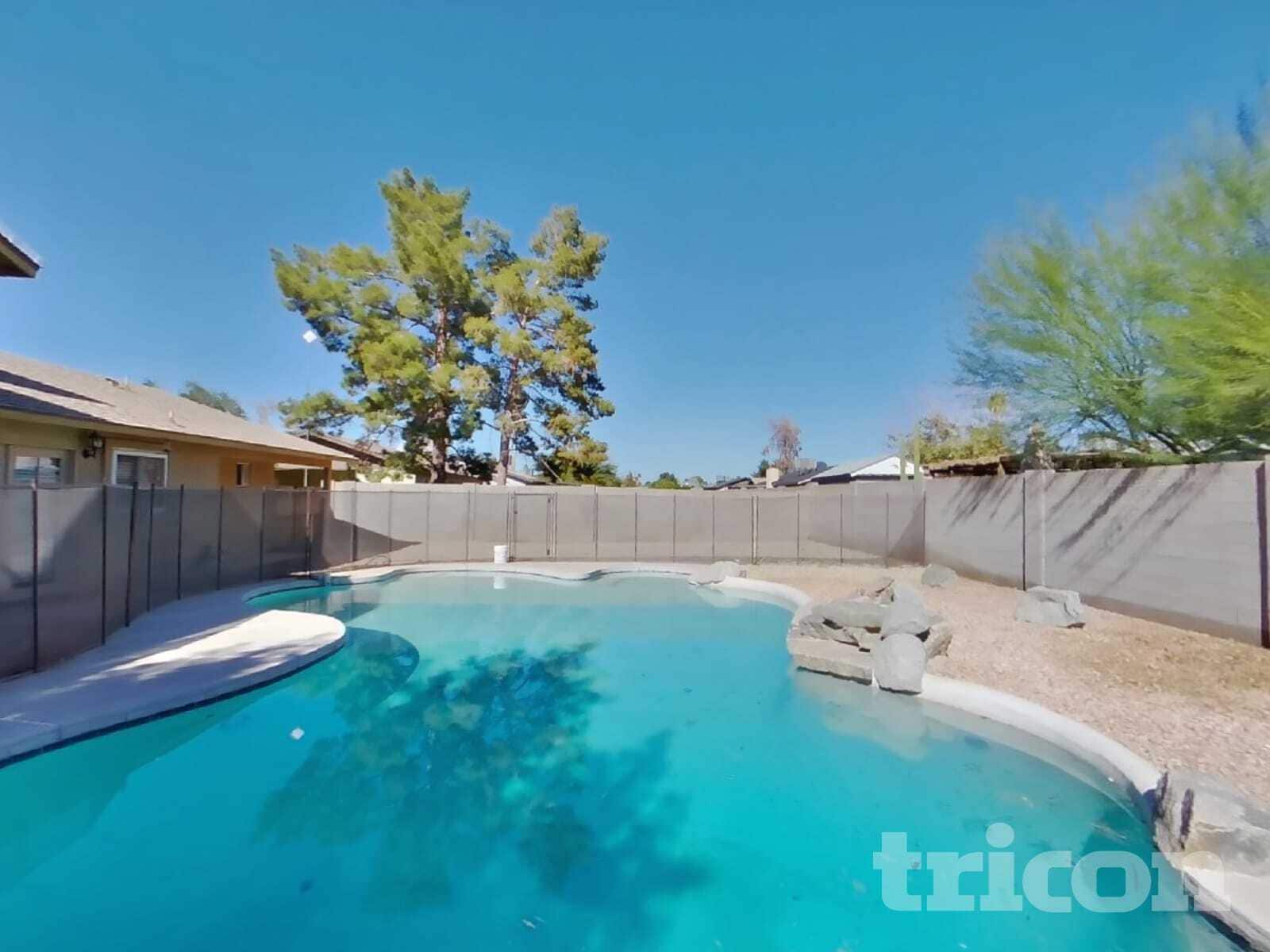 Building Photo - 9833 N 47th Dr